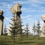 Početna Bubanj Memorial Park is a memorial dedicated to WWII execution victims, symbolizing suffering and remembrance.